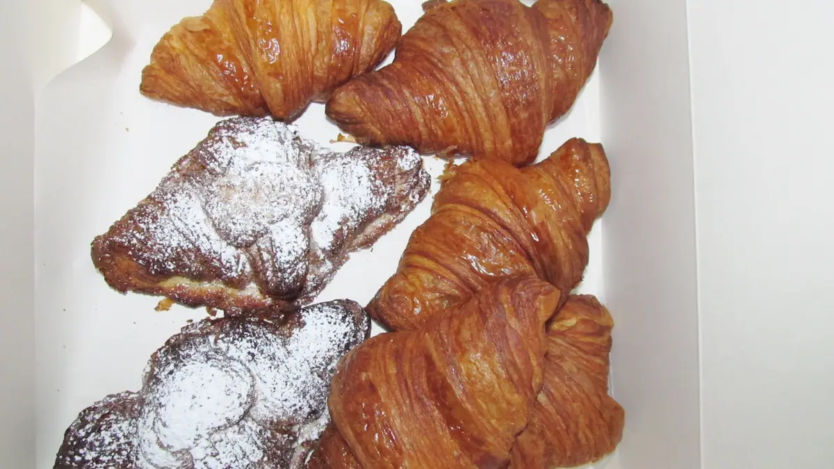 Liah's Pastry – patisserie in Stratford, London